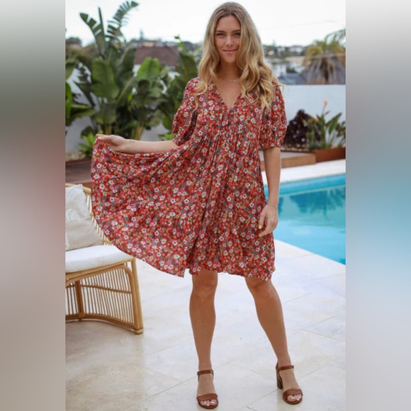 Dreamcatcher Skylar Mini Dress Red Floral Tiered Boho Hippie Size S 8 - NWT - Picture 2 of 14